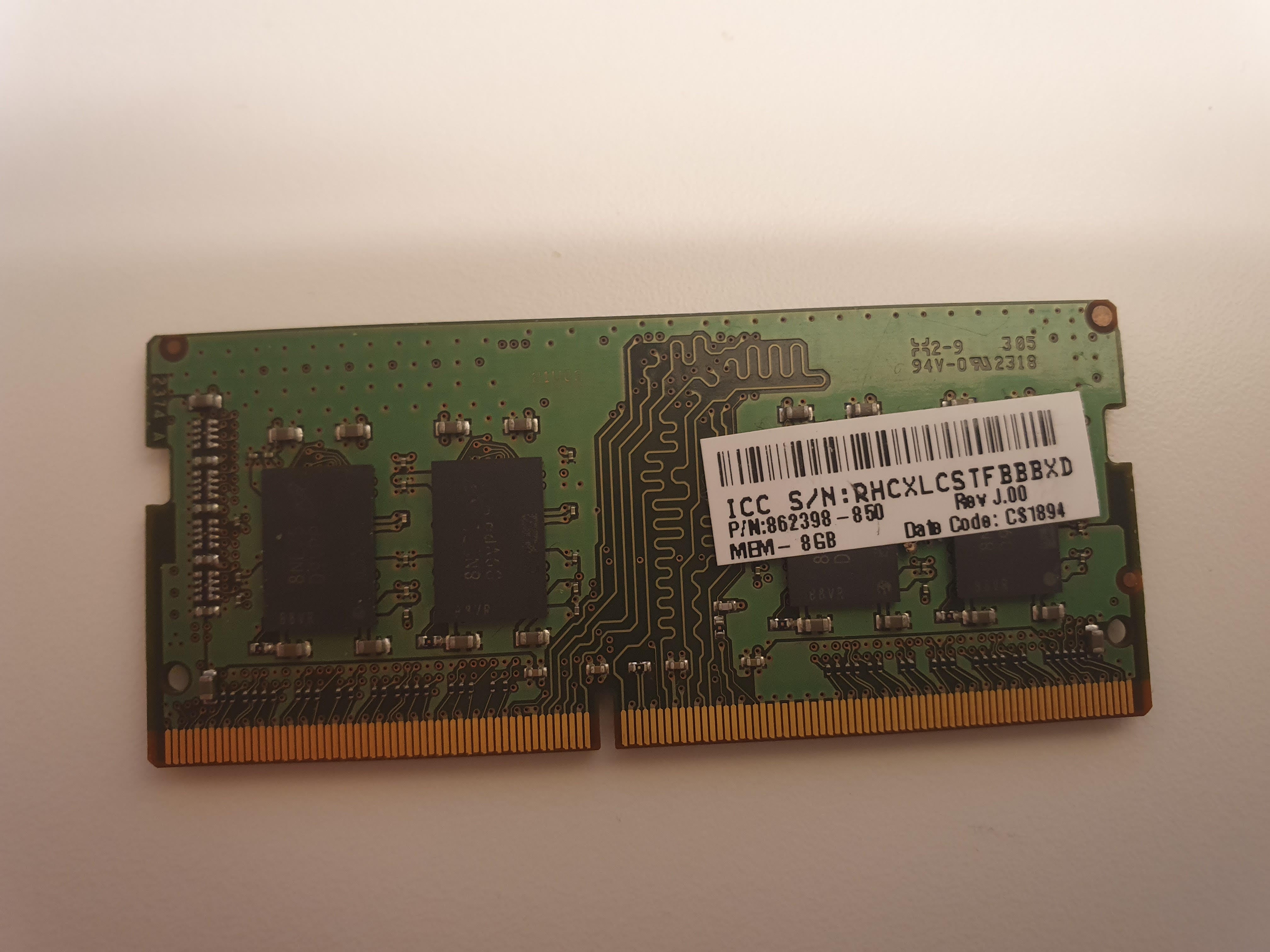 Micron MTA8ATF1G64HZ-2G6E1 8 GB DDR4 2666 MHz