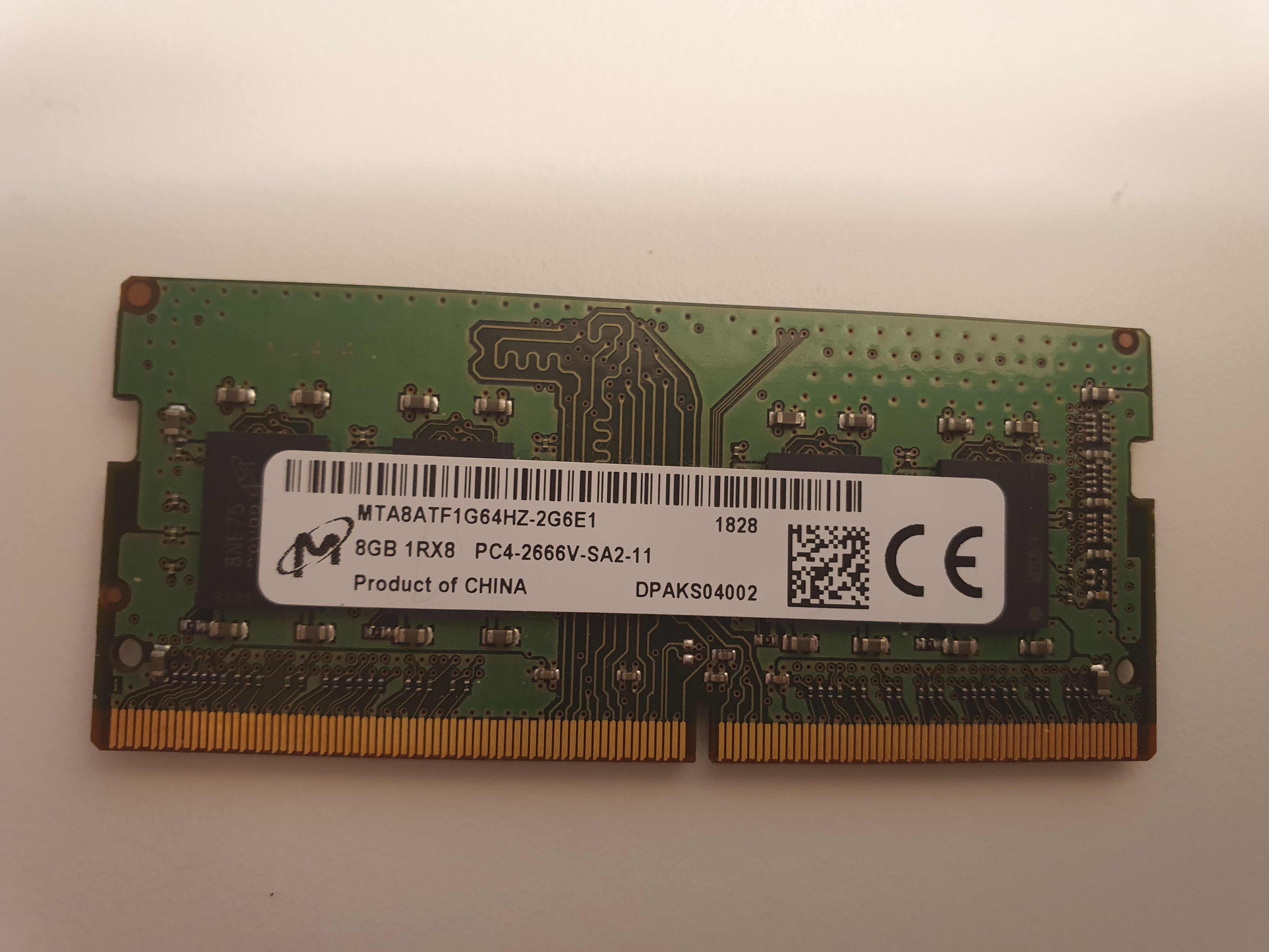 Micron MTA8ATF1G64HZ-2G6E1 8 GB DDR4 2666 MHz
