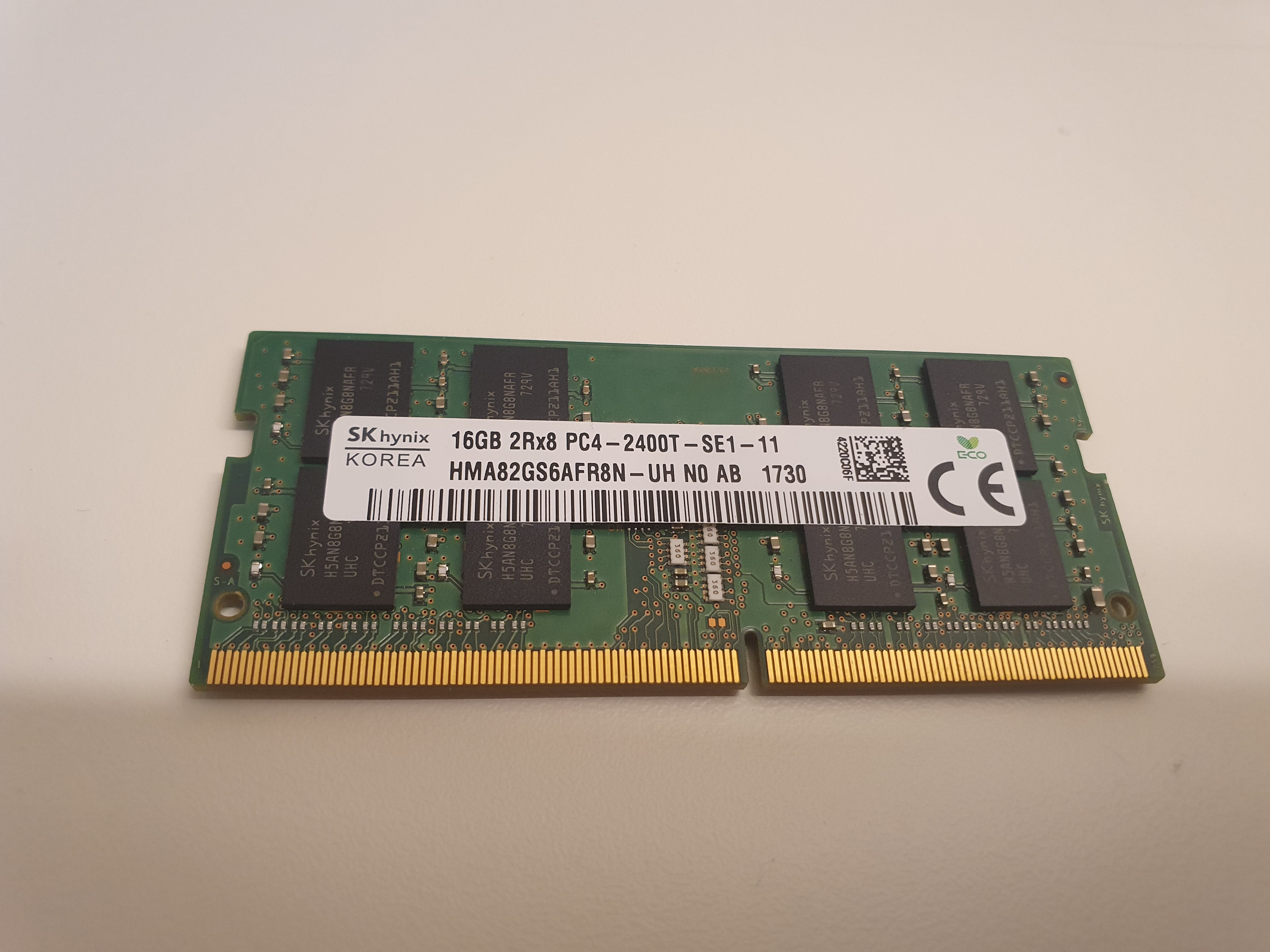 SK Hynix HMA82GS6AFR8N-UH 16 GB DDR4 2400 MHz
