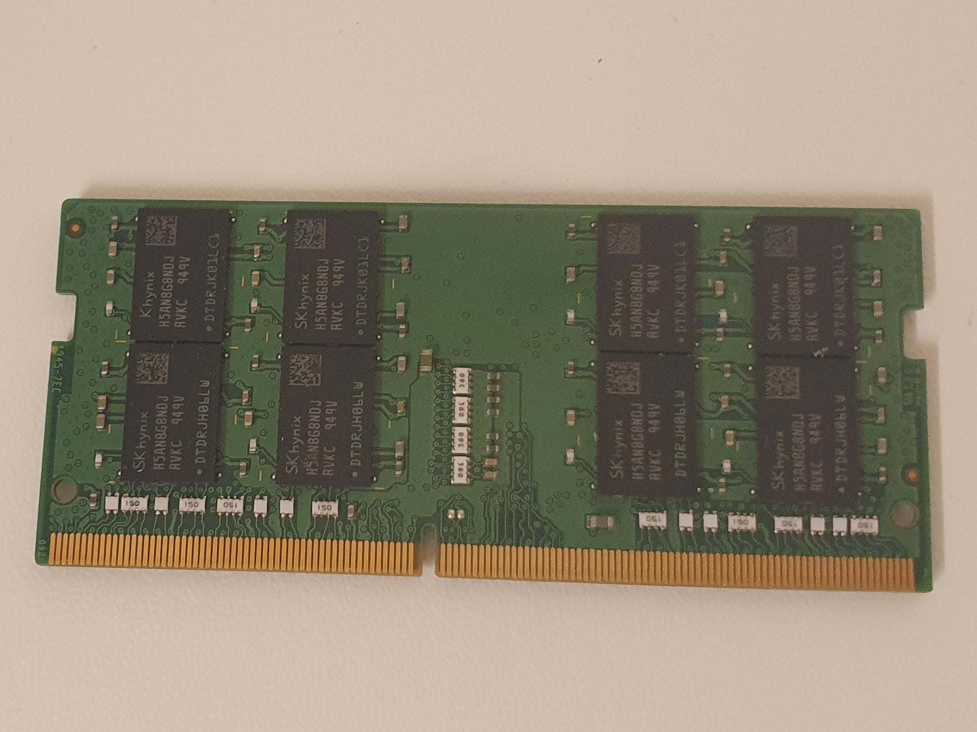 SK Hynix HMA82GS6DJR8N-VK 16 GB DDR4 2666 MHz Dual Rank