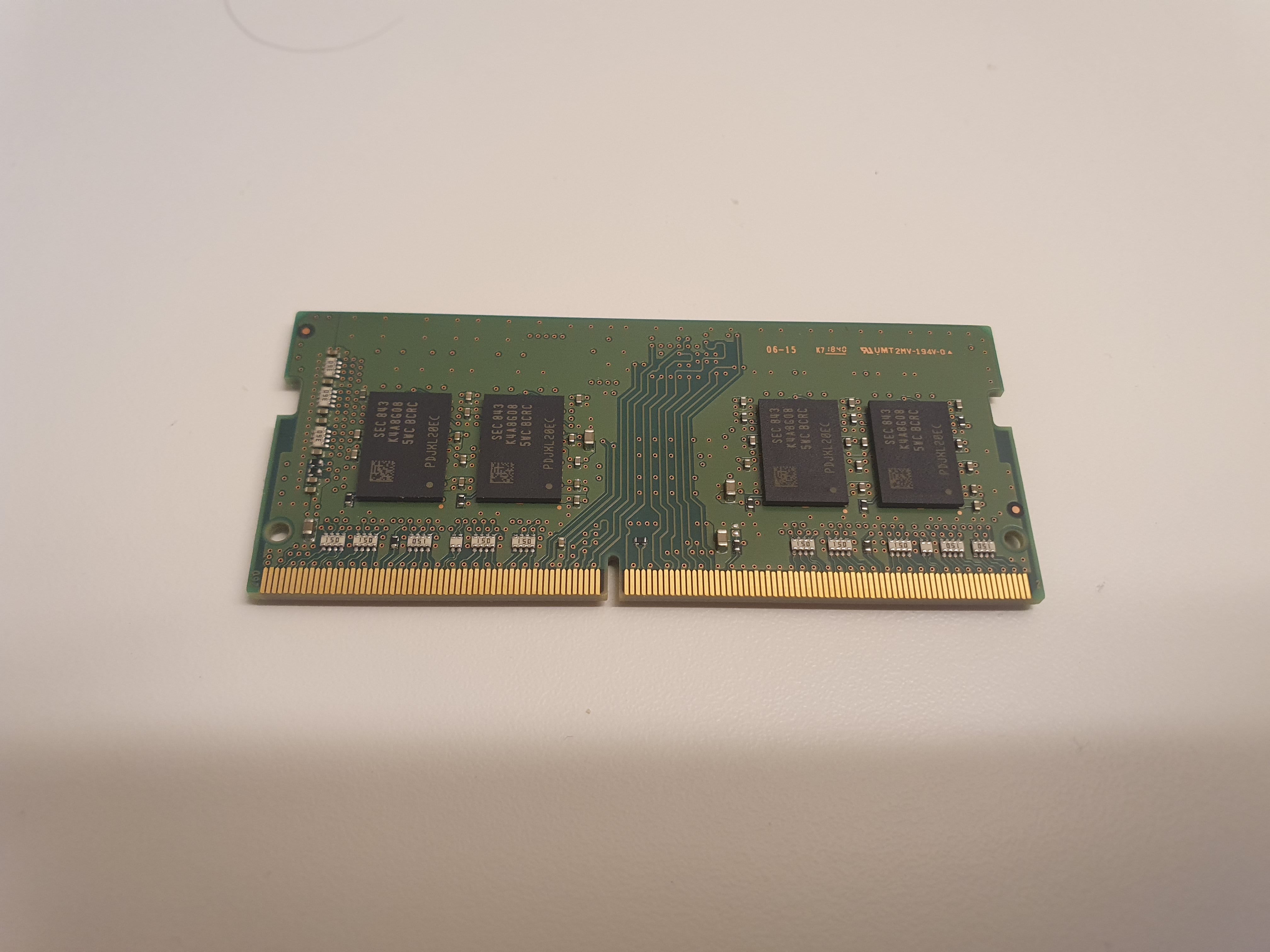 Samsung M471A1K43CB1-CRC 8 GB DDR4 2400 MHz