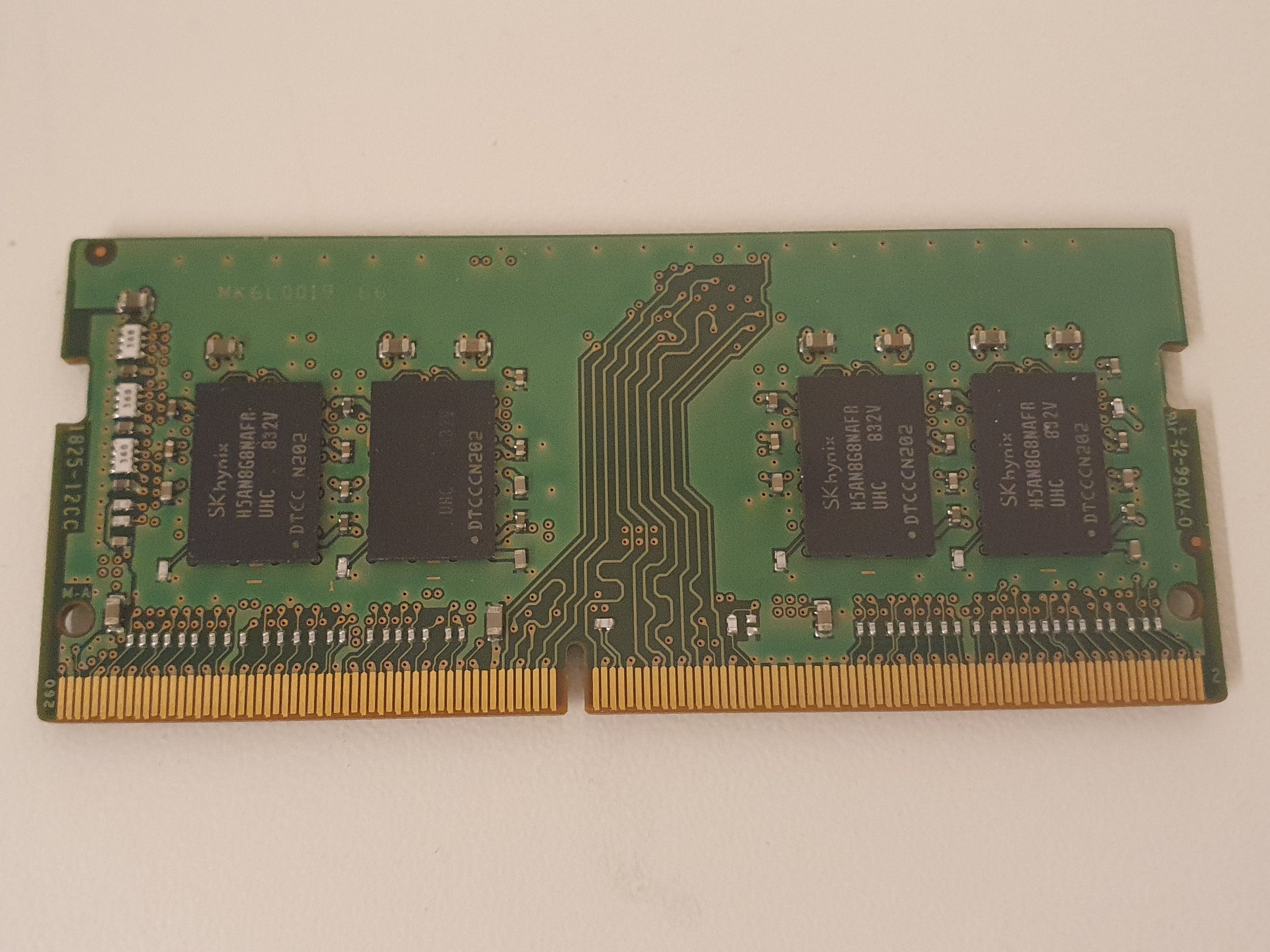 SK Hynix HMA81GS6AFR8N-UH 8 GB DDR4 2400 MHz